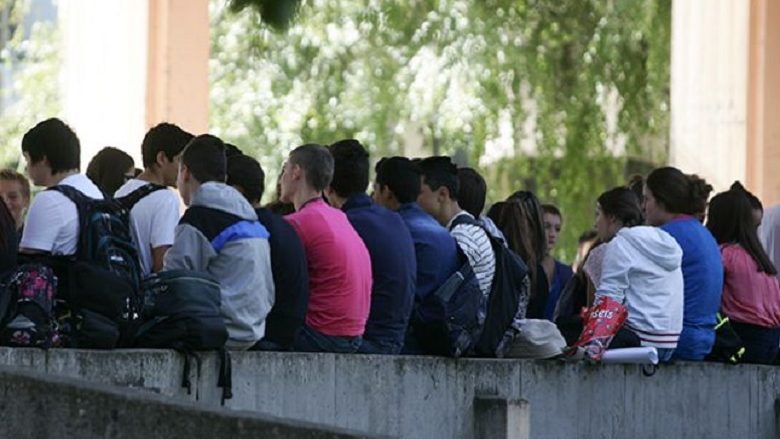 Nxënësit dhe mësimdhënësit e Maqedonisë janë kundër testimit ekstern