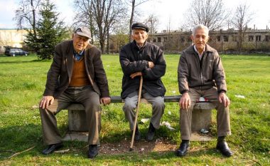Në Shkup u prezantua projekti për aftësimin e kujdestareve për pleq