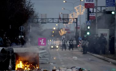 Nëntë policë nën hetime për protestën e opozitës