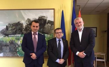 Thaçi-Timonier: Të hiqen pengesat e Maqedonisë për anëtarësim në NATO dhe BE