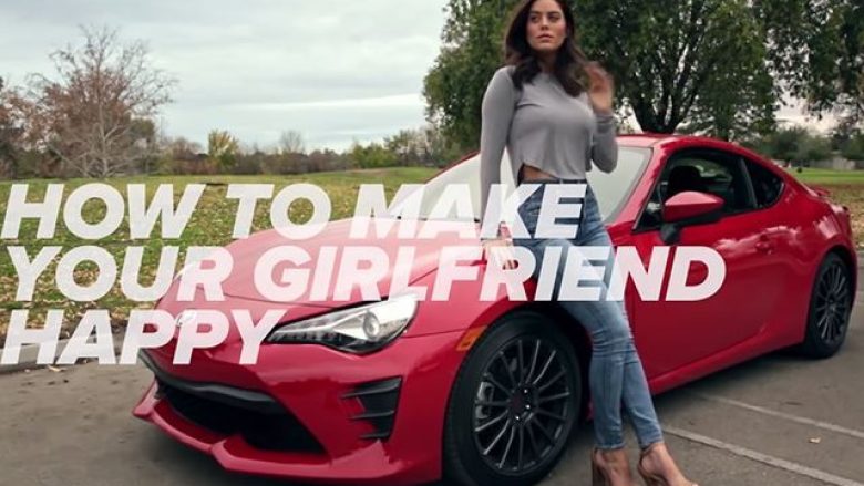 Toyota me reklamë atraktive për super-veturën e re (Video)