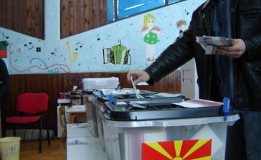 Nënshkruhet vendimi për zgjedhje të parakohshme për kryetar komune në Shtip dhe Pllasnicë