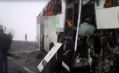 Aksident i tmerrshëm mes dy autobusëve në Turqi, të vdekur nga të dy anët (Video)