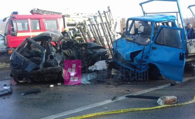 Në aksidentin në Dollc humbën jetën dy meshkuj, 30 dhe 24 vjeç