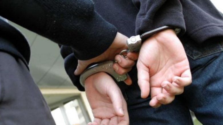 Avokati Haxhi Çekaj arrestohet gjatë pauzës së seancës