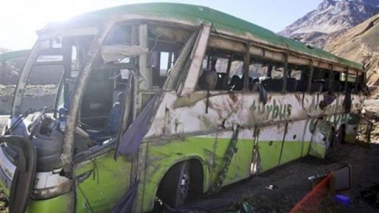 Përplasen autobusët, 12 të vdekur në Argjentinë