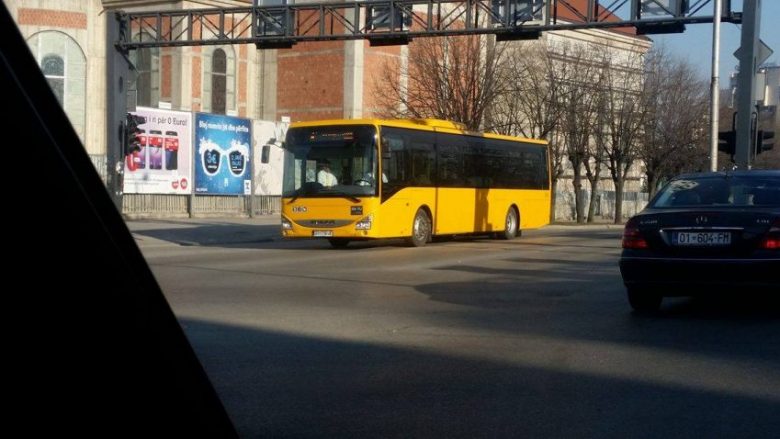 ”Autobusi i ri urban, probleme me rrjedhje të naftës”