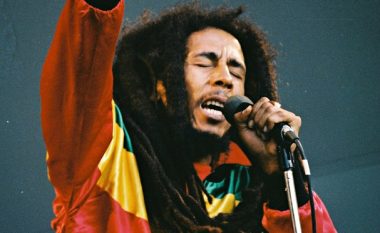 Profili i Bob Marleyt: Ikonë e përkrahjes së legazimit të marihuanës në të gjithë botën (Video)
