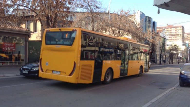 I thyhet xhami një autobusi të ri në kryeqytet (Foto)