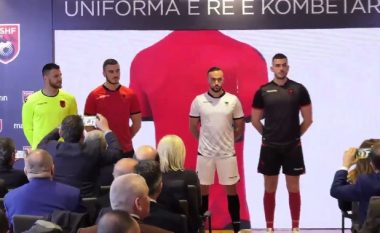 Kombëtarja e Shqipërisë prezanton fanellat e reja (Foto/Video)
