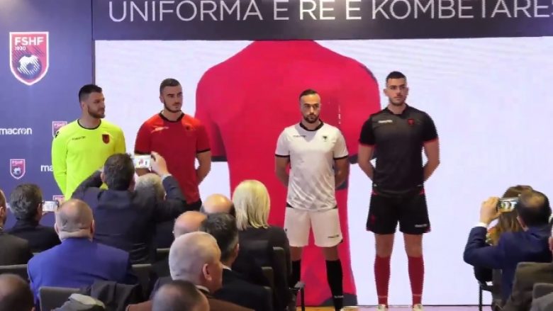 Kombëtarja e Shqipërisë prezanton fanellat e reja (Foto/Video)
