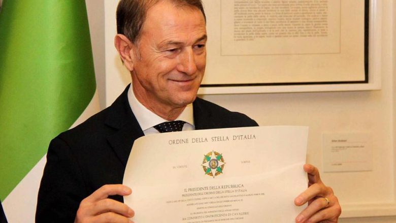 De Biasi nderohet me “Urdhrin e Yllit të Italisë”