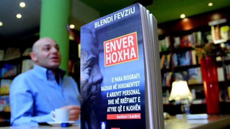 Revista akademike ruse, katër faqe për librin “Enver Hoxha” të Blendi Fevziut (Foto)