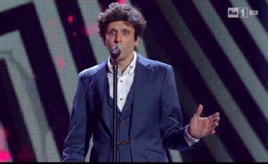 Ermal Meta fiton një çmim të rëndësishëm në festivalin e Sanremos (Video)