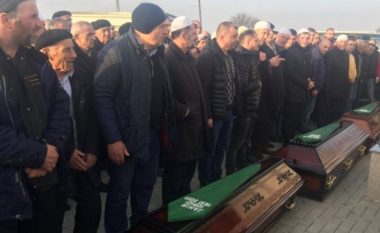 Pas tragjedisë në Kaçanik, varrosen prindërit dhe i biri dhe i falet gjaku familjes Çupi (Video)