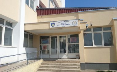 Arrestohet i mituri për hedhje të sprejit në Gjimnazin e Ferizajt