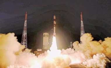 Një mision, 104 satelitë dhe një rekord botëror (Video)