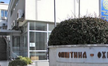 Komuna e Ohrit edhe këtë vit ndau fonde për bursa për nxënës dhe studentë