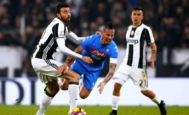 Juventusi mposht Napolin, me një këmbë në finale (Video)
