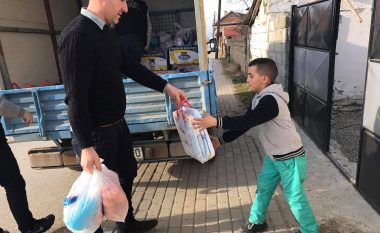 Mërgimtari nga Rahoveci ndihmon 10 familje skamnore në Prizren (Video)