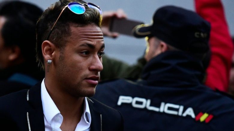 Mësohet koha kur Neymar do të prezantohet si lojtar i PSG-së