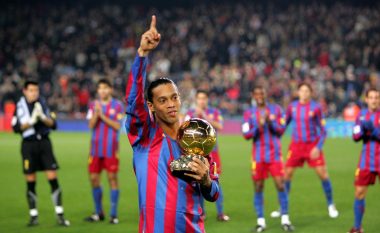 Zyrtare: Ronaldinho kthehet te Barcelona