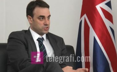 Ambasadori britanik uron popullin e Kosovës për 9-vjetorin e Pavarësisë
