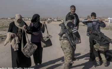 Ushtria qeveritare rimerr aeroportin e Mosulit nga duart e ISIS