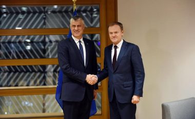 Tusk, pas takimit me Thaçin: BE duhet të përmirësojë gjendjen në Ballkan (Video)