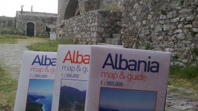 Çertifikohen 150 guidat e parë turistikë për Shqipërinë