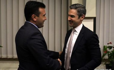 Zaev takohet me Këshillin Atlantik nga SHBA: Qeveria stabile është në interes të Maqedonisë