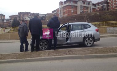 Aksident në mes dy veturave në rrugën “B” në Prishtinë (Foto)