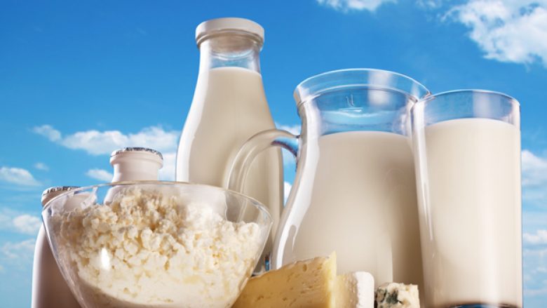 Vaji i palmës në produktet e qumështit, shqetësim për Institutin e Shëndetit Publik (Video)