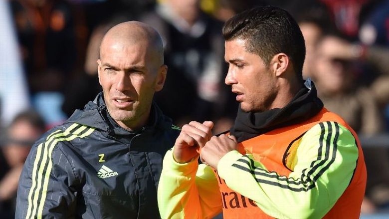 Zidane tregon pozitën e preferuar në fushë të Cristiano Ronaldos