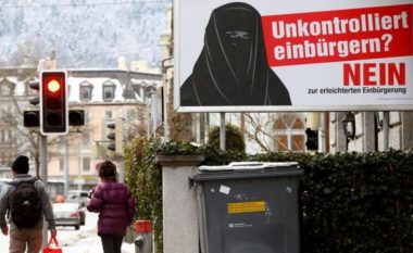 Zvicra voton për të zbutur rregullat e shtetësisë për emigrantët