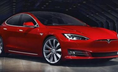 Tesla largon modelin e saj më të lirë për shkak të shitjes së dobët