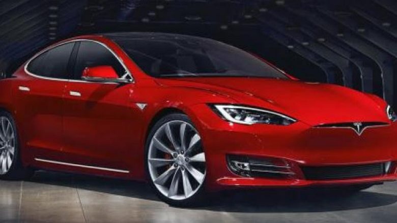 Tesla largon modelin e saj më të lirë për shkak të shitjes së dobët