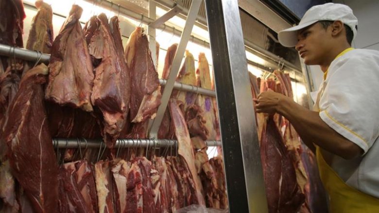 Arabia Saudite ndalon importimin e mishit nga katër vende të ndryshme të Brazilit