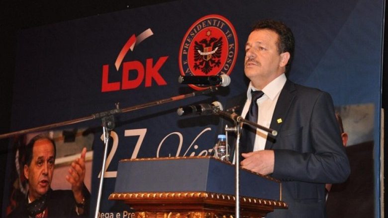 Zyrtari i LDK-së që “foli” me Rugovën e kishte fjalën për “metaforë”! (Video)