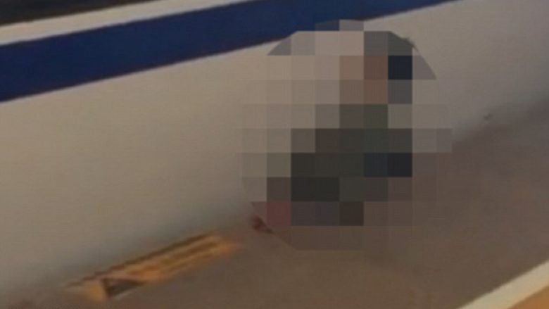 Treni shtyp për vdekje burrin derisa po tentonte të kalonte në anën tjetër të binarëve (Foto/Video, +18)