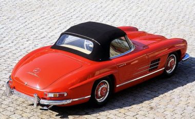 Mercedes 300SL Roadster feston ditëlindjen e 60-të (Foto)