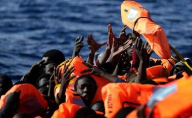 Italianët shpëtojnë rreth 1.000 migrantë te bregdeti i Libisë