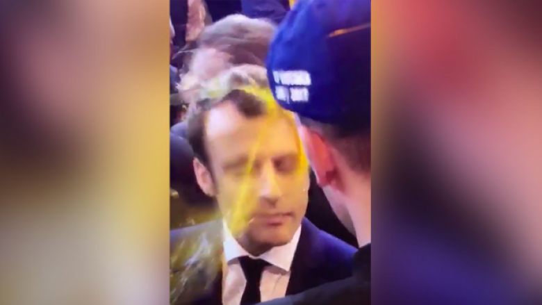 Kandidati për president të Francës goditet me vezë në kokë (Video)