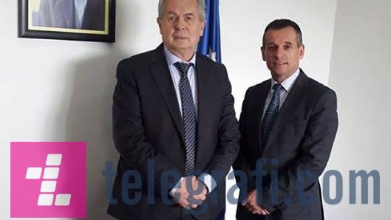 Avni Kastrati i dorëzon mandatin e zëvendësministrit të MTI-së, Nehat Mustafës