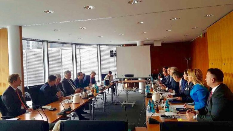 Një delegacion i Grupit të Miqësisë Kosovë–Gjermani po qëndron në Gjermani