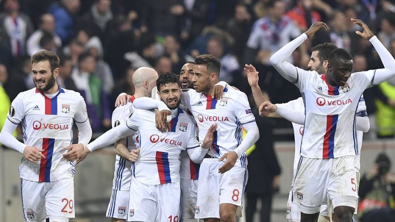 Spektakël në Romë, por Lyon kalon në çerekfinale (Video)