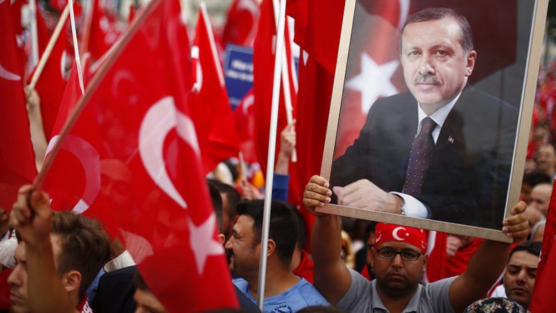 “Simpatia për Erdoganin”, kjo është kostoja që do të paguajnë turqit në Gjermani?!