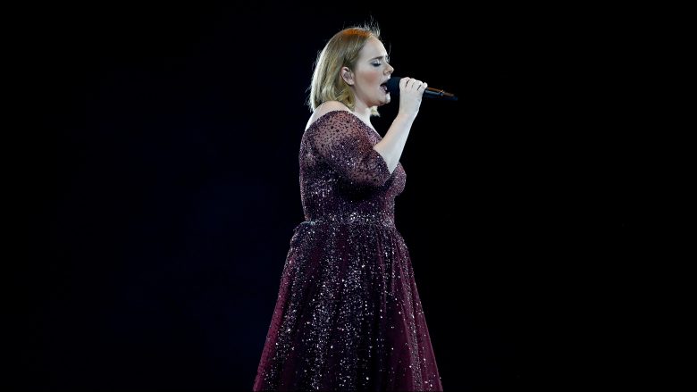 Adele u thotë fansave se mund të mos mbajë më koncerte