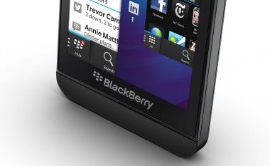 Blackberry lanson zyrtarisht modelin Aurora