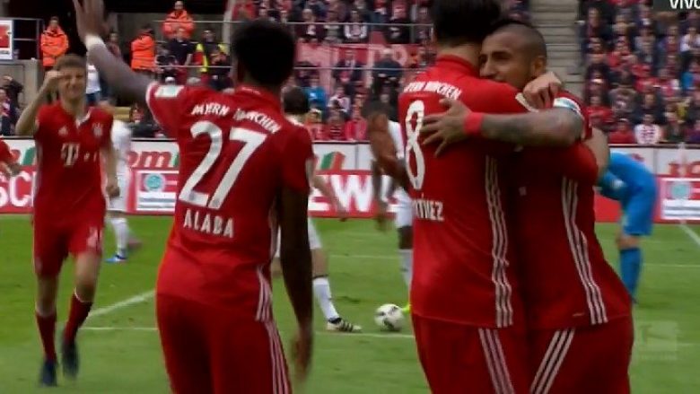 Bayerni në epërsi, shënon Martinez (Video)